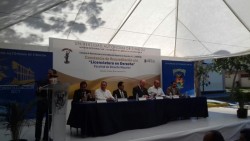 Reacreditan la licenciatura en derecho.