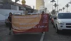 Estudiantes conmemoran el Dia Mundial sin fumar.