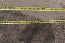 Realizan trabajos en calle Caminos de los Lagos pero los dejan inconclusos