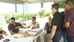 Personas de Mochis y Culiacán votan en casillas especiales