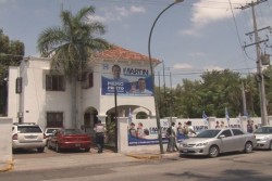 Desolados lucieron este lunes, las sedes de los partidos politicos