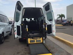 Entregan vehículos adaptados para personas con capacidades diferentes