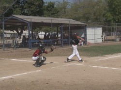 Playbol en el torneo de verano de béisbol