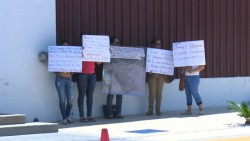 Protestan familiares de implicados en el caso del ataque al alcalde de Choix Juan Acosta Salas