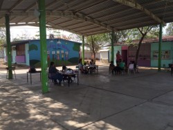 Clases fuera de las aulas y ausentismo en Kinder Justo Sierra