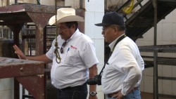 Dirigente nacional ganadero visita rastro de Los Mochis