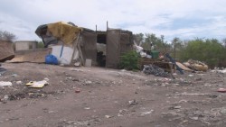 Hermanos con discapacidad, viven en relleno sanitario en Costa Rica