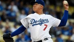 Julio César Urías debe quedarse con Dodgers