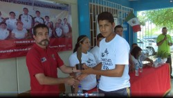 Reconocen a jóvenes medallistas del CAM 26