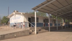 Escuelas en vacaciones quedan bajo resguardo de padres de familia y policía municipal