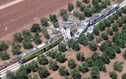 Se impactan trenes en Italia, se contabilizan hasta el momento 20 muertos