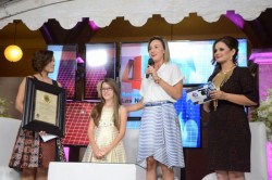 Recibe Alejandra Sandoval Rivera reconocimiento: Televisora del Yaqui rinde homenaje a la deportista Cajemense.
