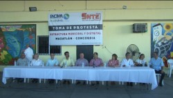 Toman protesta a estructuras de Encima.