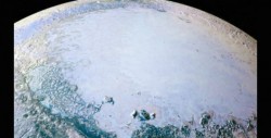 Una sonda de la NASA descubre un océano subterráneo en Plutón
