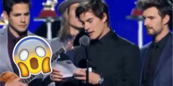 ¡INCREÍBLE MEGA FAIL! llaman a Juan Gabriel a recibir al escenario su Latin Grammy