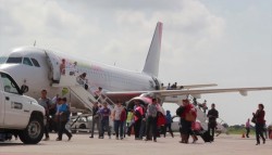 Superan récord de viajeros que llegan vía aérea.