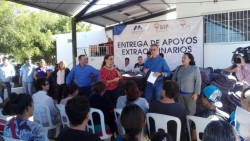 Entregan apoyos contra el frío.