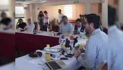 Se amparan abogados contra Ley de Profesiones.