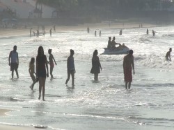 Un promedio de 12 mil bañistas al día en playas mazatlecas.