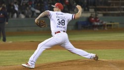 Mayos de Navojoa pegan primero