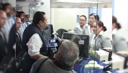 Visita alcalde a trabajadores de JUMAPAM.