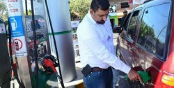 En Colima alcalde regala gasolina a cambio de frijol