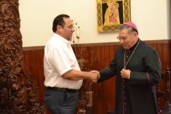 Visita Alcalde a Obispo para abordar problemáticas sociales