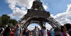 Por atentados, París pierde un millón de turistas