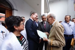 Denuncia López Saenz robo de toda su "memoria virtual"
