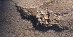 Siguen con el problema del bache