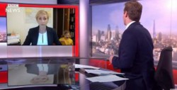 #Video Parodia ¿Imaginan cómo hubiera reaccionado una mujer durante la fallida entrevista de BBC?