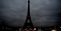 Apagan la Torre Eiffel como tributo a las víctimas de ataque en Londres