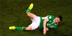 #Video Jugador se rompe la pierna en pleno partido de fútbol