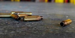 Balean casa de periodista en BCS y matan a su escolta