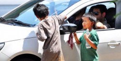 DIF invita a no dar monedas a niños en la calle