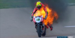 Se incendia motocicleta durante el Aragon Superbikes