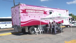 Llaman  a mujeres a checarse en el trailer de la salud