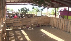 Sin salones, sin luz ni mobiliario, primaria de Higueras del Conchi