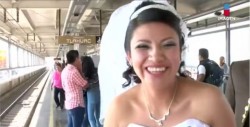 #Video Viajó en metro para llegar a tiempo a su boda