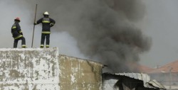 Avioneta se estrella en un centro comercial; Hay 5 muertos