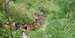Autobus cae a un barranco en Filipinas; Al menos 26 muertos