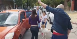 #VIDEO ¡Intentó abandonar a su perro y le dieron tremenda lección!