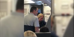 Empleado de America Airlines golpea a mujer para quitarle una carreola