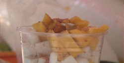Fruta con chile o cevichurro ¿Se te antoja?