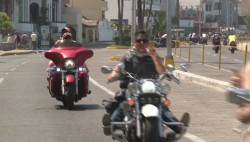 Decenas de infracciones de tránsito se llevaron motociclistas
