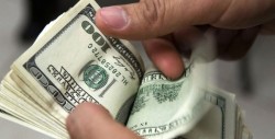 Colombiana se traga 9 mil dólares para no dárselo a su ex pareja