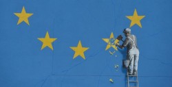 Bansky reaparece con mural sobre el Brexit