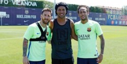 Ronaldinho regresó al Barça