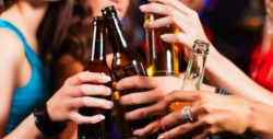 Antes era el cigarro...ahora los jóvenes empiezan con alcohol