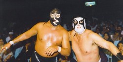 Luchador Universo 2000 es hospitalizado